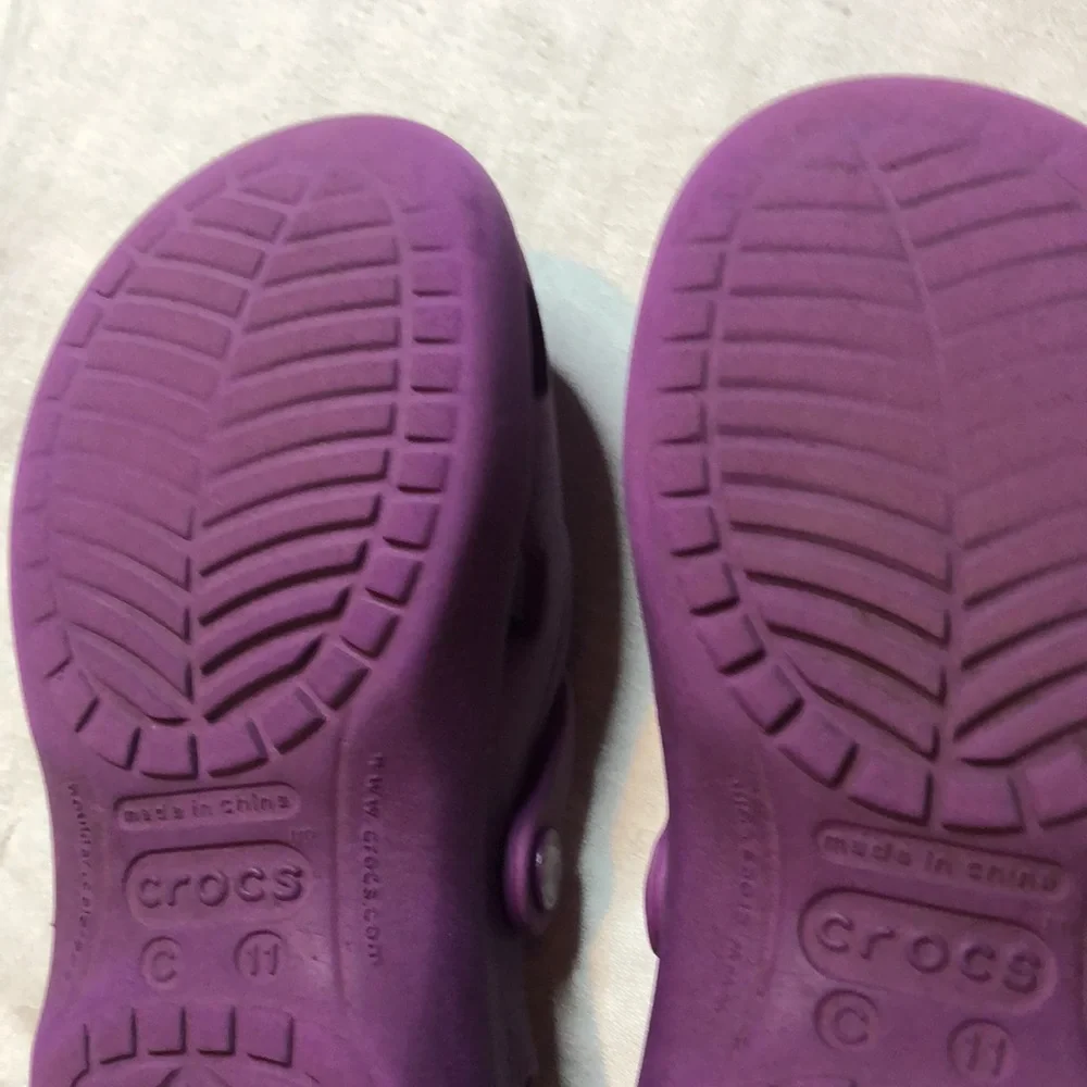 CROCS girls purple
